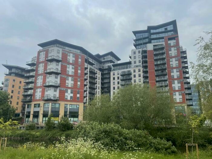 2 Bedroom Apartment To Rent In Whitehall Waterfront, LS1