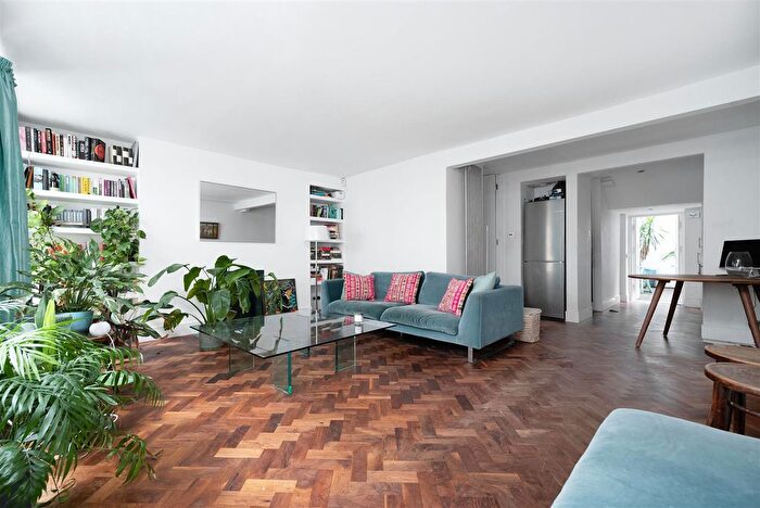 1 Bedroom Flat To Rent In Conway Street, London, W1T