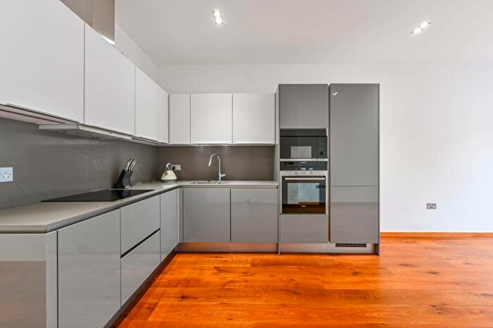 1 Bedroom Flat To Rent In Bayham Street, Camden Town, London, NW1