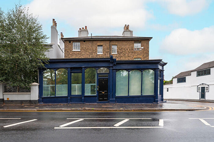 3 Bedroom Flat For Sale In Central Hill, Crystal Palace, London, SE19