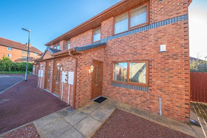 2 Bedroom Flat For Sale In Coach House Court, Windy Nook, Gateshead, Tyne And Wear, NE9