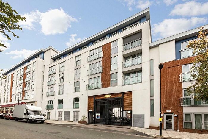 2 Bedroom Flat To Rent In Granville Gardens, Ealing, W5