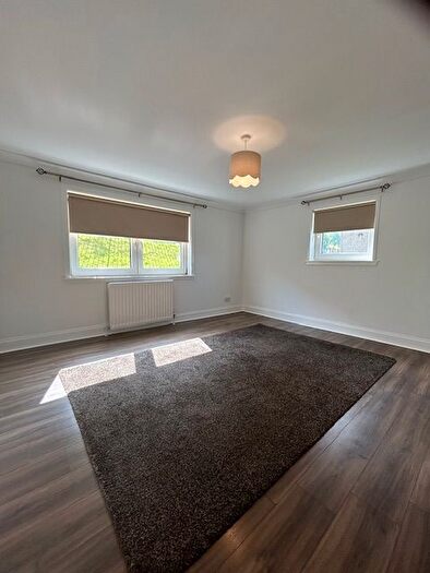 2 Bedroom Flat To Rent In Clynder Road, Greenock, PA15