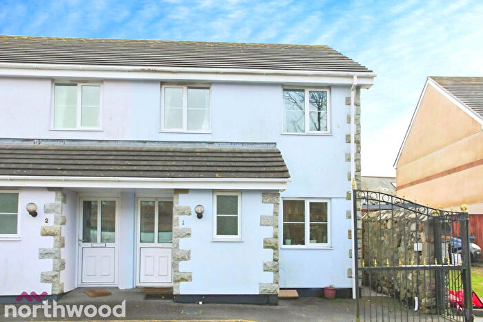 3 Bedroom End Of Terrace House To Rent In Drinnan Court, St. Austell, PL25