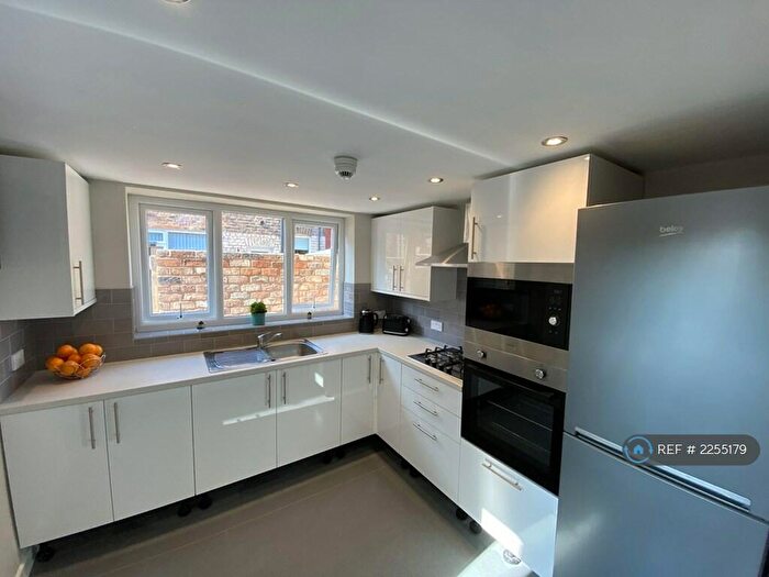 5 Bedroom Terraced House To Rent In Blantyre Road, Liverpool, L15