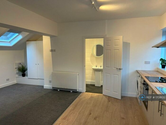 Studio To Rent In West Street, Sittingbourne, ME10