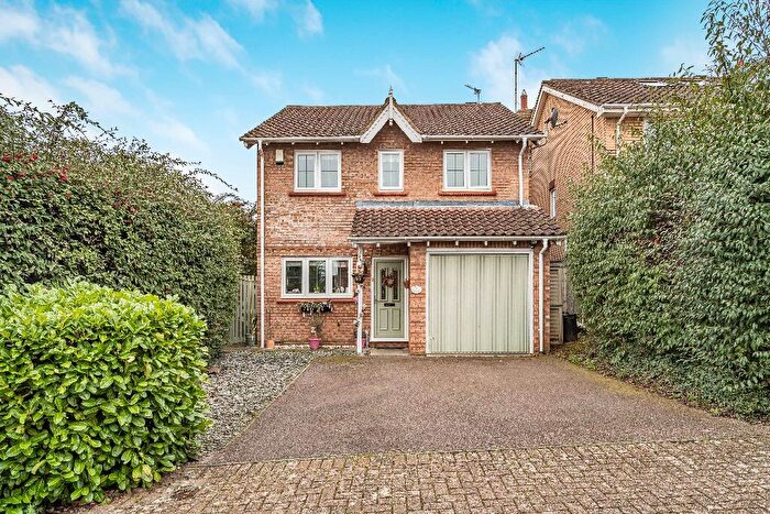 4 Bedroom Detached House For Sale In Martins Drive, Hertford, Hertfordshire, SG13