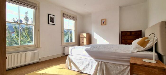 Studio To Rent In Room Let, Chesterfield Grove, London, SE22