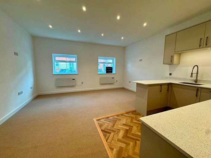 1 Bedroom Flat For Sale In Station Road, Edenbridge, TN8