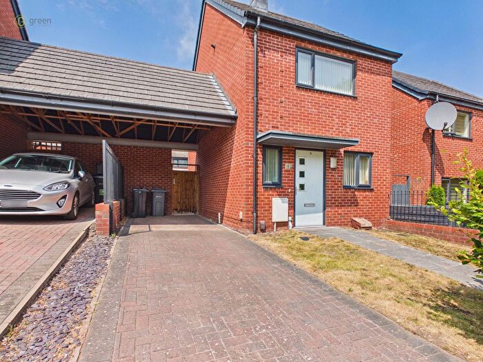 2 Bedroom Link Detached House For Sale In Chase Grove, Birmingham, B24