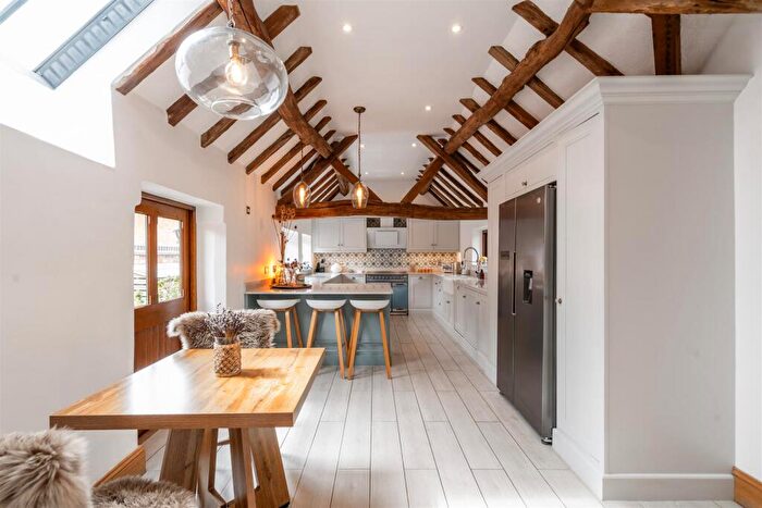 4 Bedroom Detached House For Sale In Cleobury Lane, Earlswood, B94