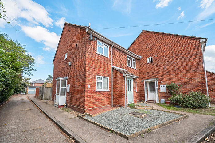 2 Bedroom Maisonette For Sale In Tower Road, Bexleyheath, DA7