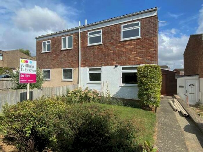 3 Bedroom House To Rent In Valley Rise, Desborough, Kettering, NN14