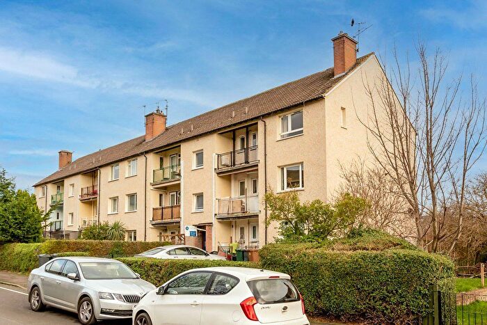 2 Bedroom Flat To Rent In Telford Drive, Edinburgh, EH4