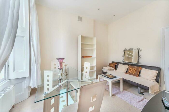 1 Bedroom Flat To Rent In Clifton Hill, St John's Wood, London, NW8