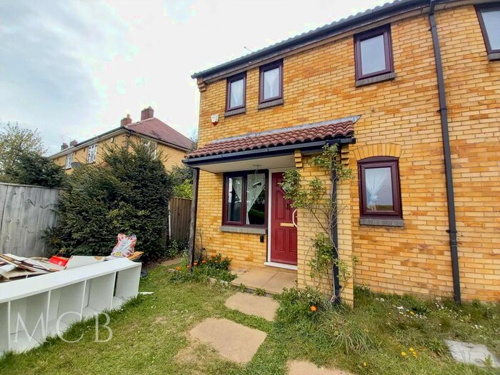 1 Bedroom Semi-Detached House To Rent In Botwell Common Road, Hayes, UB3