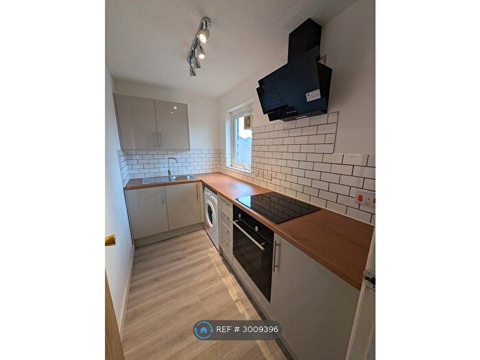 Studio To Rent In Knights Road, Braintree, CM7
