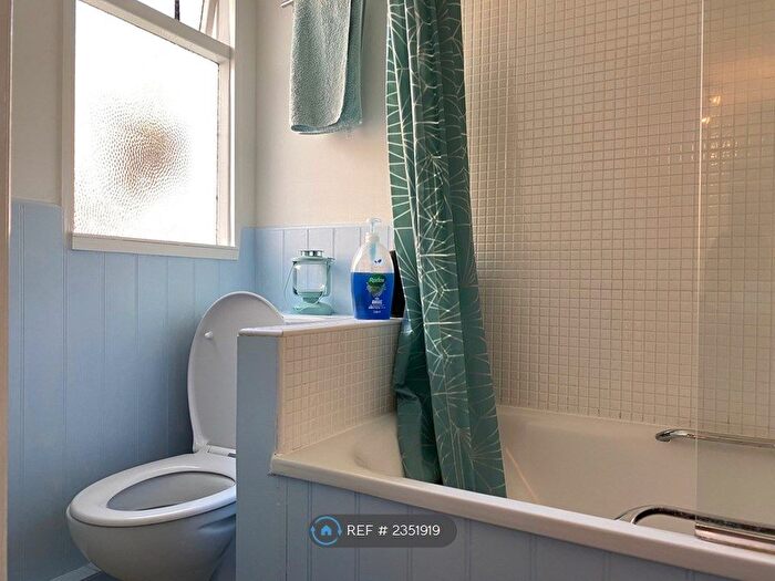 1 Bedroom Flat To Rent In Queen's Park Road, Brighton, BN2