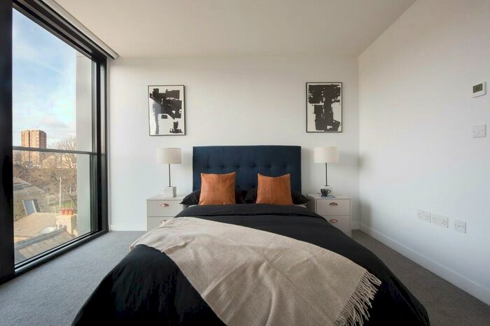 2 Bedroom Apartment To Rent In Circus Street, BN2