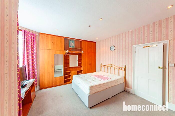 3 Bedroom Terraced House For Sale In Shelley Avenue, London, E12