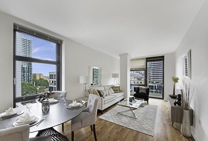 2 Bedroom Flat To Rent In South Quay Square, Canary Wharf, London, E14