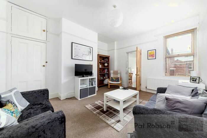 2 Bedroom Flat To Rent In Ashleigh Grove, Jesmond, Newcastle Upon Tyne, NE2