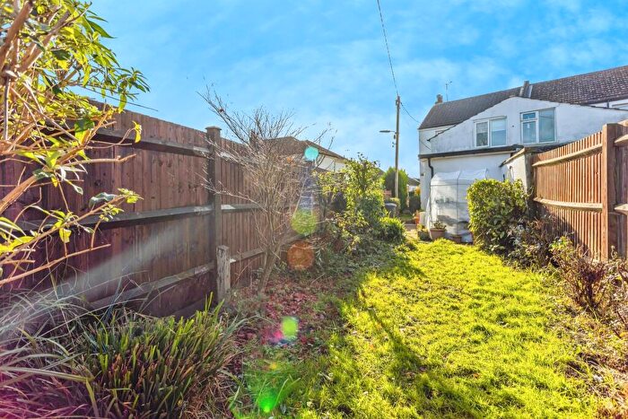 2 Bedroom Flat For Sale In Royal George Road, Burgess Hill, RH15