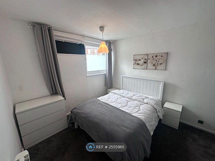 1 Bedroom Flat To Rent In Arrowsmith House, Spital Tongues, Newcastle Upon Tyne, NE2