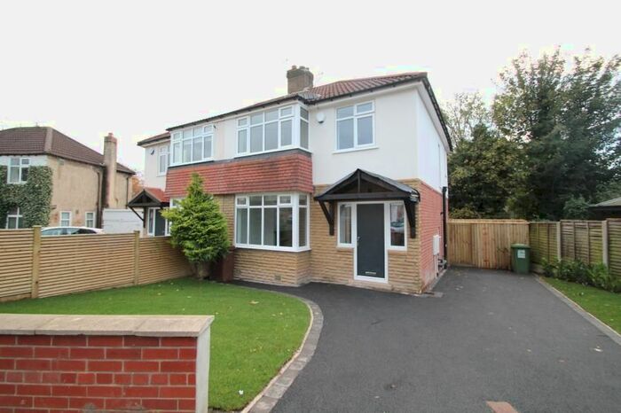 3 Bedroom Semi-Detached House To Rent In Haigh Wood Road, Leeds, West Yorkshire LS16