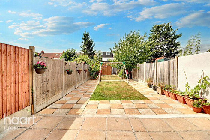 3 Bedroom Terraced House For Sale In Colombo Road, Ilford, IG1