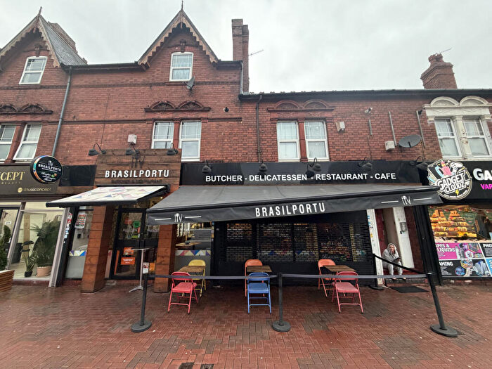 Studio To Rent In Bearwood Road, Smethwick, West Midlands, B66