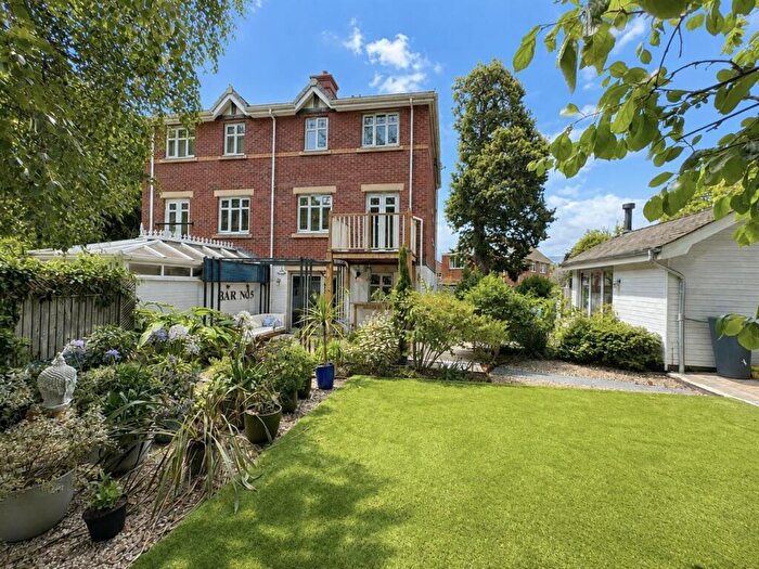 3 Bedroom Town House For Sale In Penrhos Road, Colwyn Bay, LL28