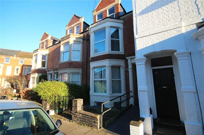 3 Bedroom Apartment To Rent In Colwyn Road, Northampton, Northamptonshire, NN1