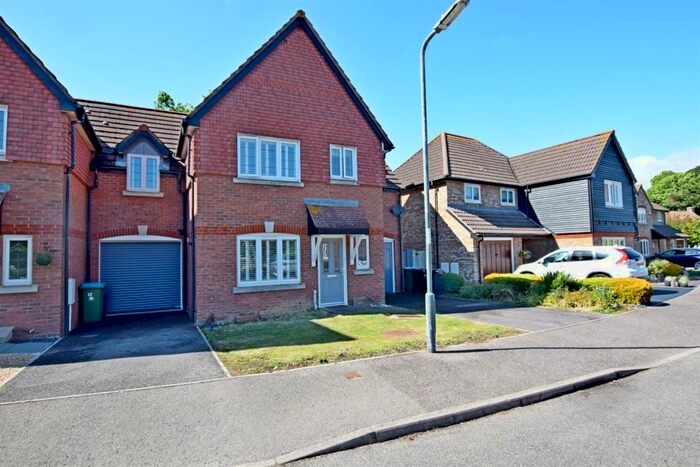 3 Bedroom Semi-Detached House To Rent In The Oaks, Aldwick, Bognor Regis, PO21