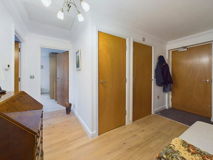 2 Bedroom Flat For Sale In Sea Road, Carlyon Bay, PL25