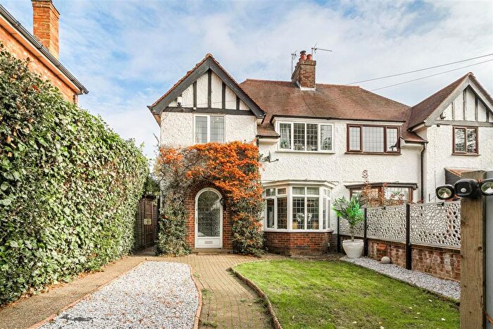 3 Bedroom Semi-detached House For Sale In Hardwick Road, Wellingborough, NN8