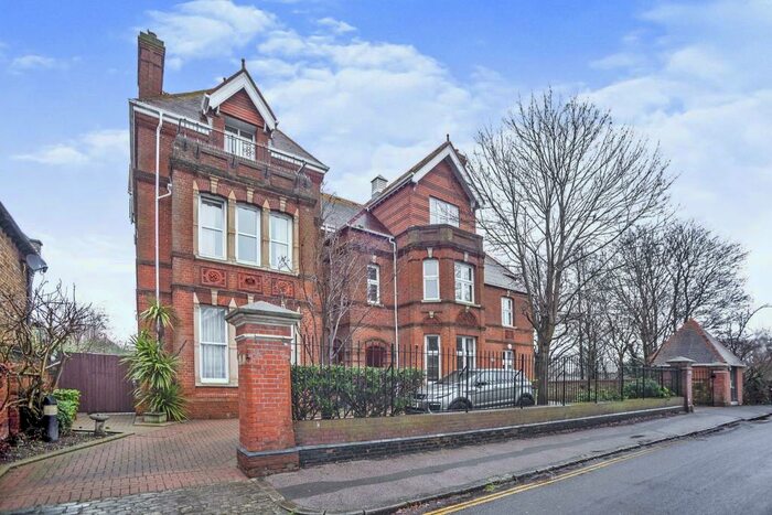 1 Bedroom Flat For Sale In William Gibbs Court, Orchard Place, Faversham, Kent, ME13