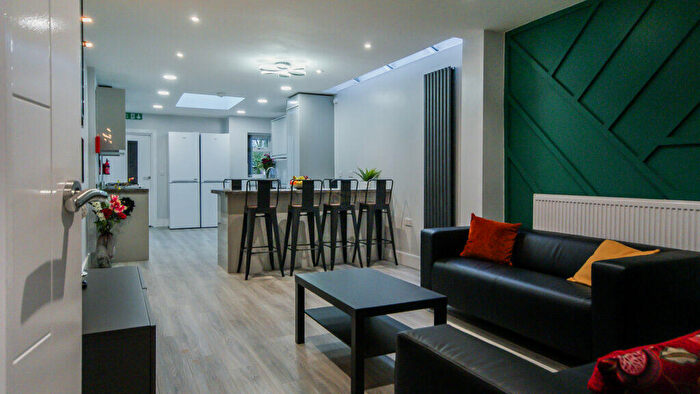 6 Bedroom Terraced House To Rent In Alton Road, Selly Oak, Birmingham, B29