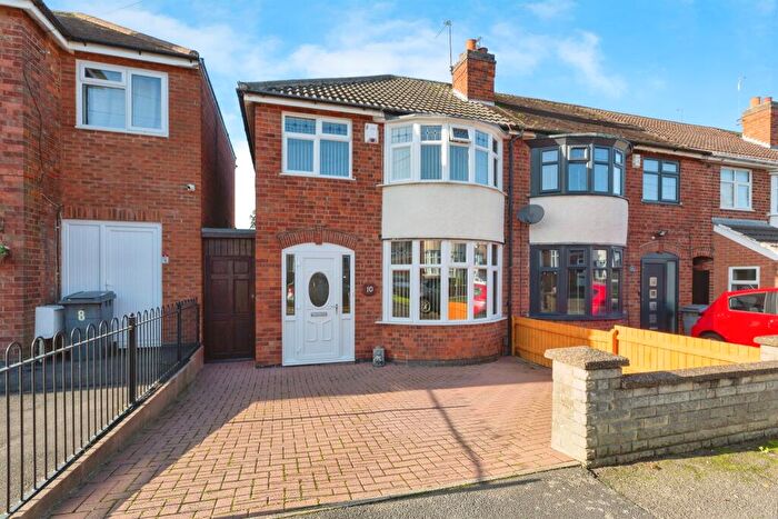 3 Bedroom End Of Terrace House For Sale In Lymington Road, Leicester, LE5