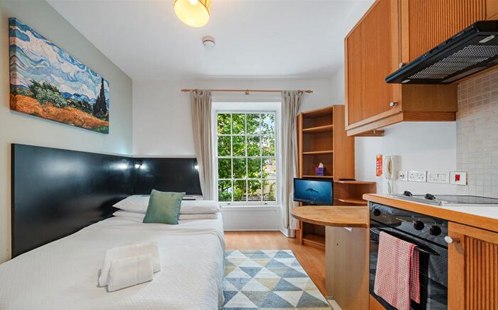 Studio To Rent In Cartwright Gardens, Bloomsbury, London, WC1H
