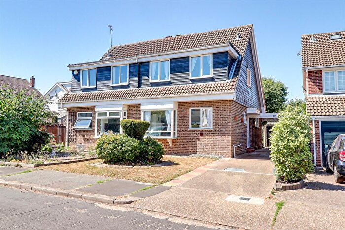 3 Bedroom Semi-Detached House For Sale In Broadlands, Benfleet, SS7