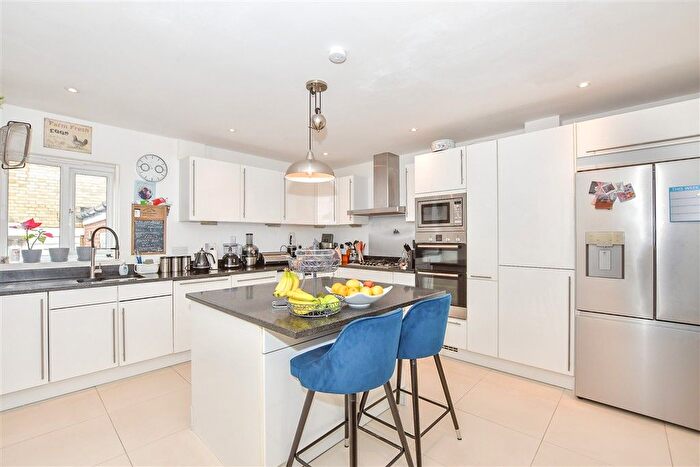 4 Bedroom Town House For Sale In Waterside Quay, Aylesford, Kent, ME20