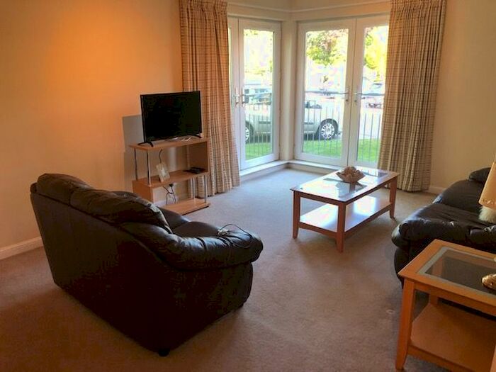 2 Bedroom Flat To Rent In Shaw Crescent, Rosemount, Aberdeen, AB25