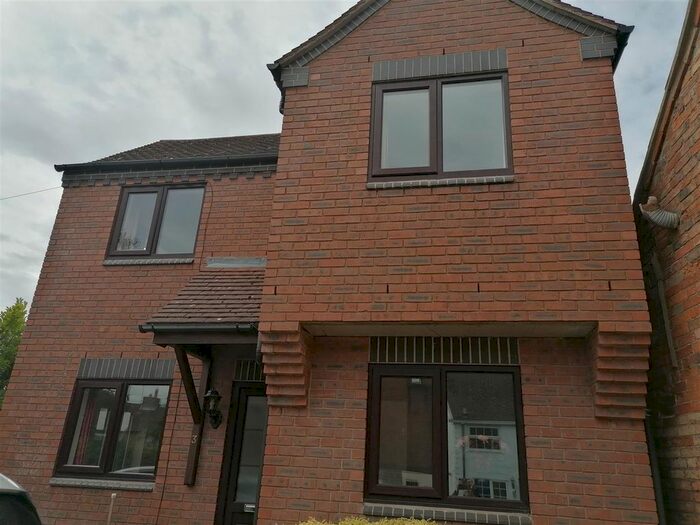 2 Bedroom Mews To Rent In Pendicke Street, Southam, CV47