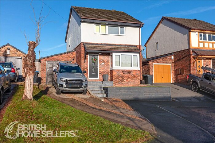 3 Bedroom Detached House For Sale In Shire Close, Bradford, West Yorkshire, BD6