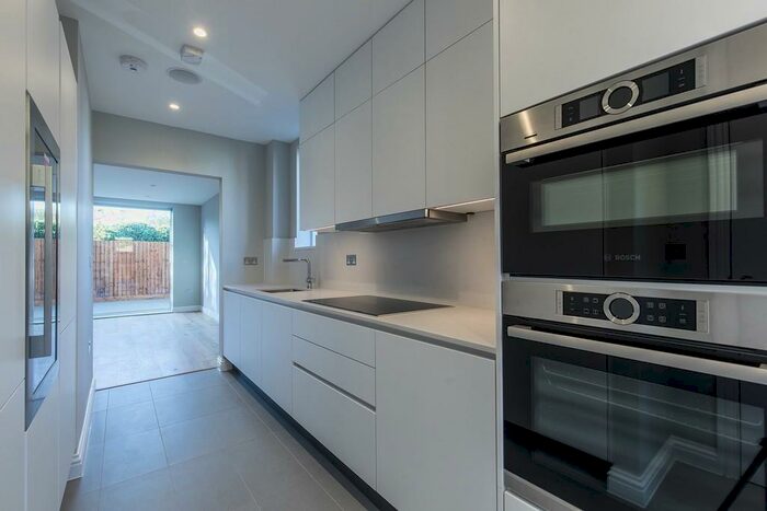 3 Bedroom Apartment To Rent In Redchurch Street, Shoreditch, London, E2