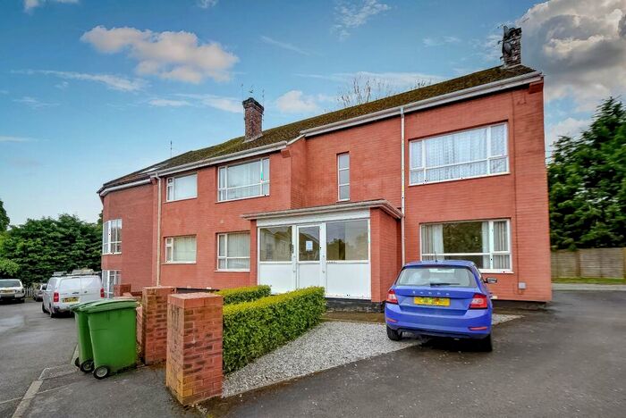 2 Bedroom Flat To Rent In Birkdale Close, Kirk Ella, Hull, East Yorkshire, HU10