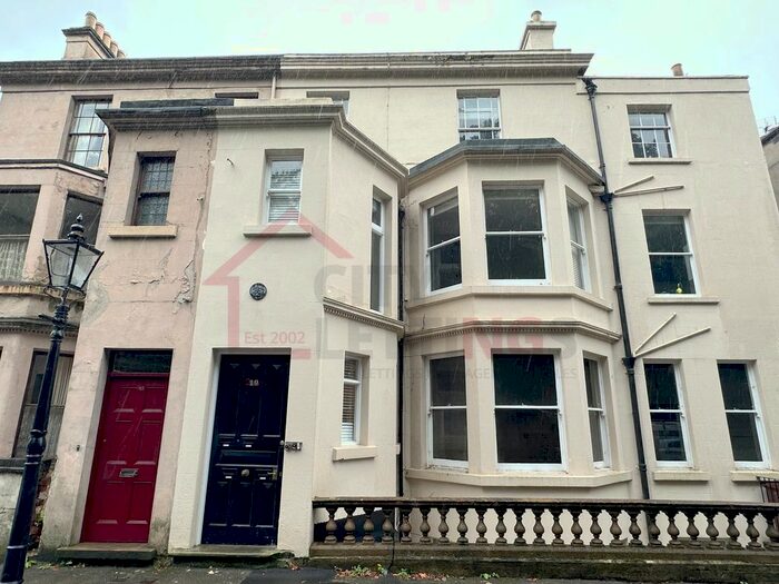 2 Bedroom Flat To Rent In Park Valley, The Park, Nottingham, NG7