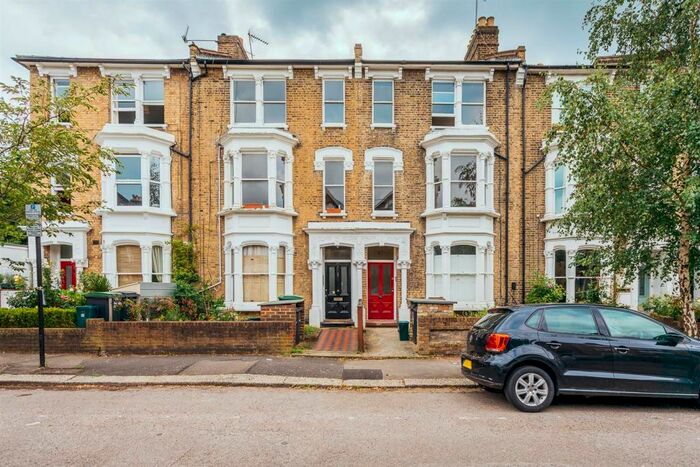 3 Bedroom Flat To Rent In Lorne Road, Stroud Green, N4