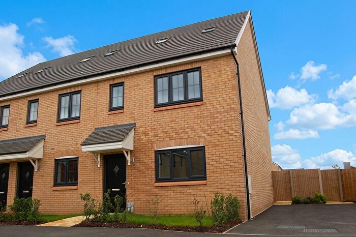 3 Bedroom End Of Terrace House For Sale In Teal Drive, Kennett, CB8